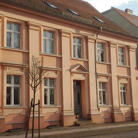 Bed&Breakfast Wagner "Im Alten Pfarrhaus" ノイルピーン エクステリア 写真
