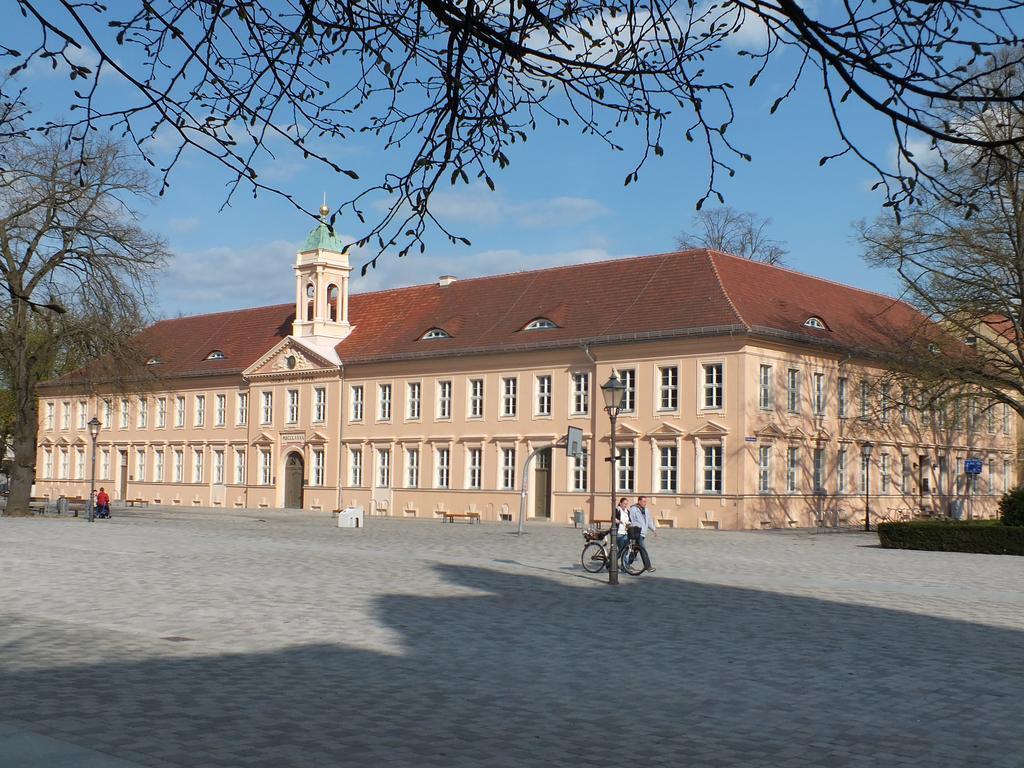 Bed&Breakfast Wagner "Im Alten Pfarrhaus" ノイルピーン エクステリア 写真