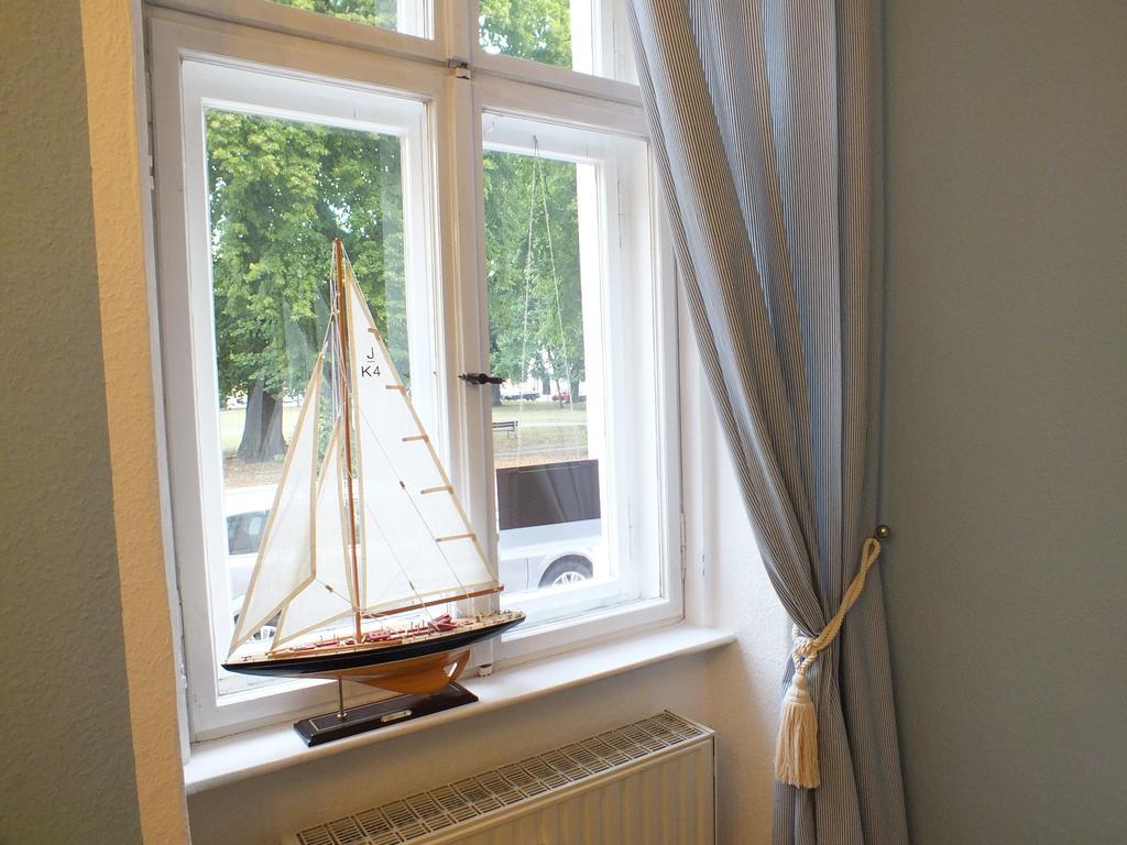 Bed&Breakfast Wagner "Im Alten Pfarrhaus" ノイルピーン エクステリア 写真