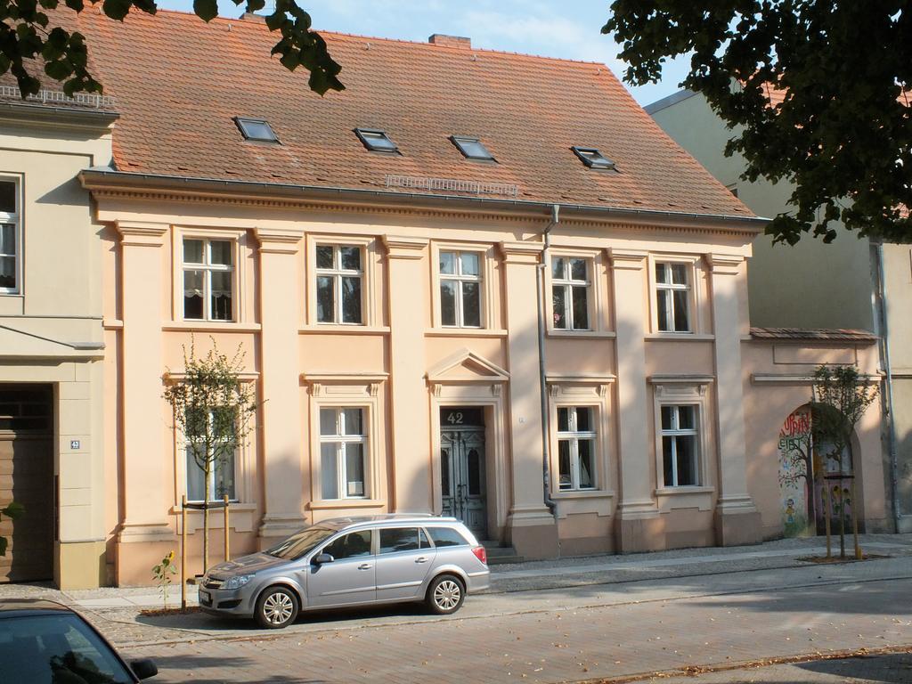 Bed&Breakfast Wagner "Im Alten Pfarrhaus" ノイルピーン エクステリア 写真