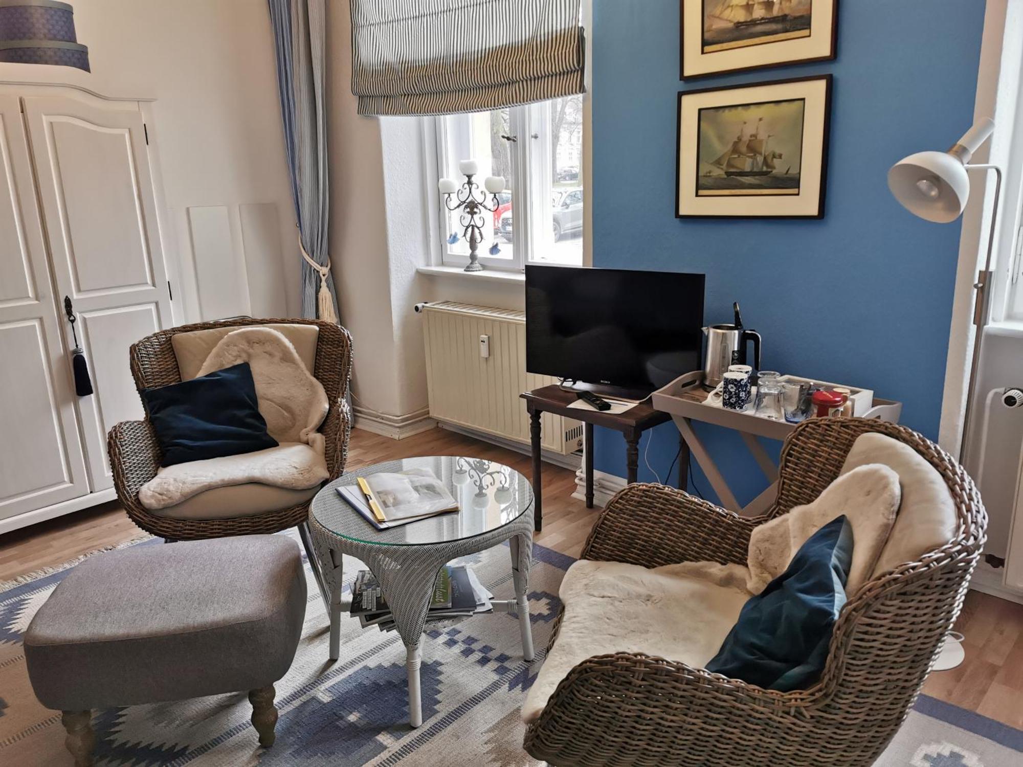 Bed&Breakfast Wagner "Im Alten Pfarrhaus" ノイルピーン エクステリア 写真