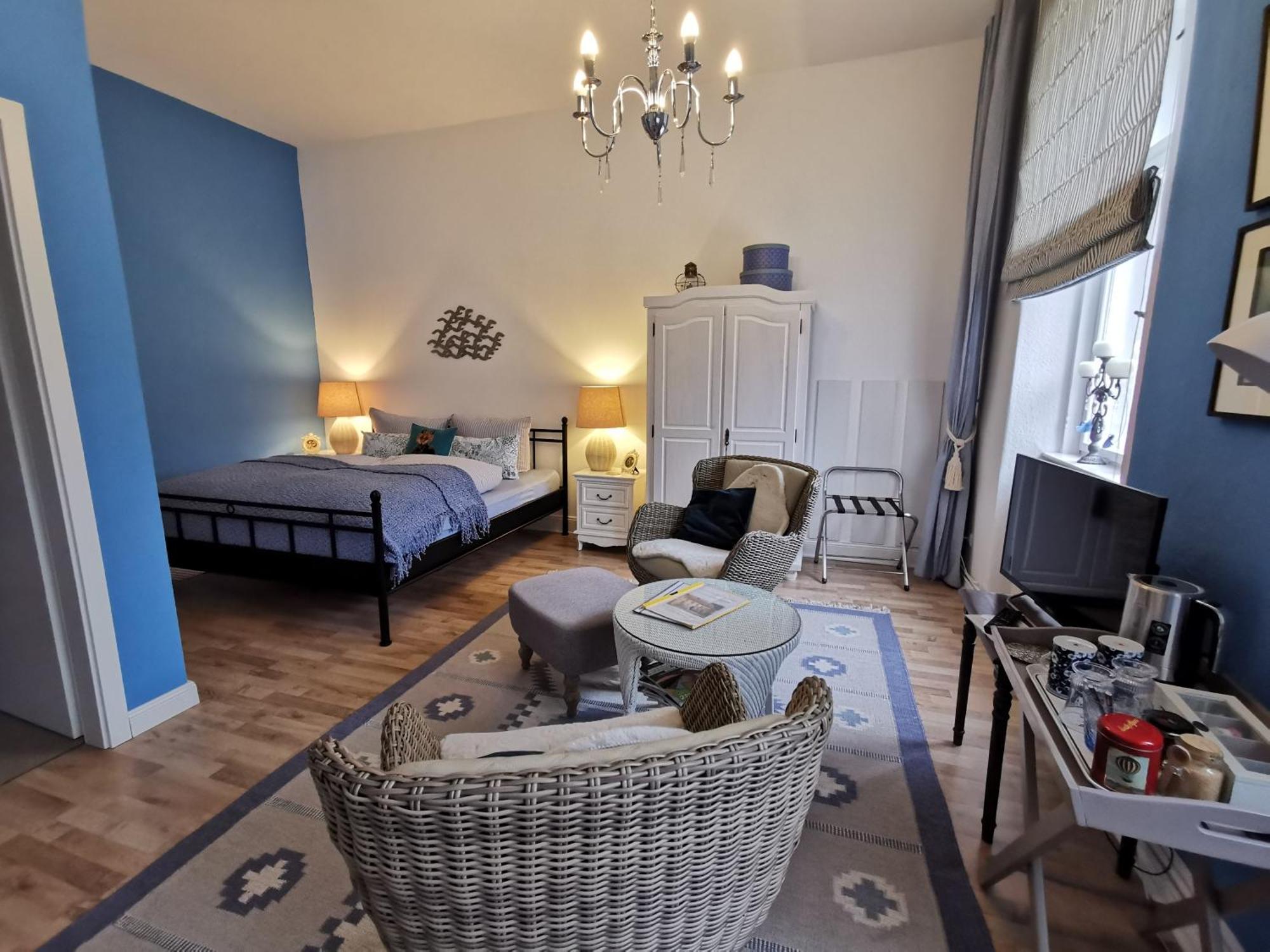 Bed&Breakfast Wagner "Im Alten Pfarrhaus" ノイルピーン エクステリア 写真